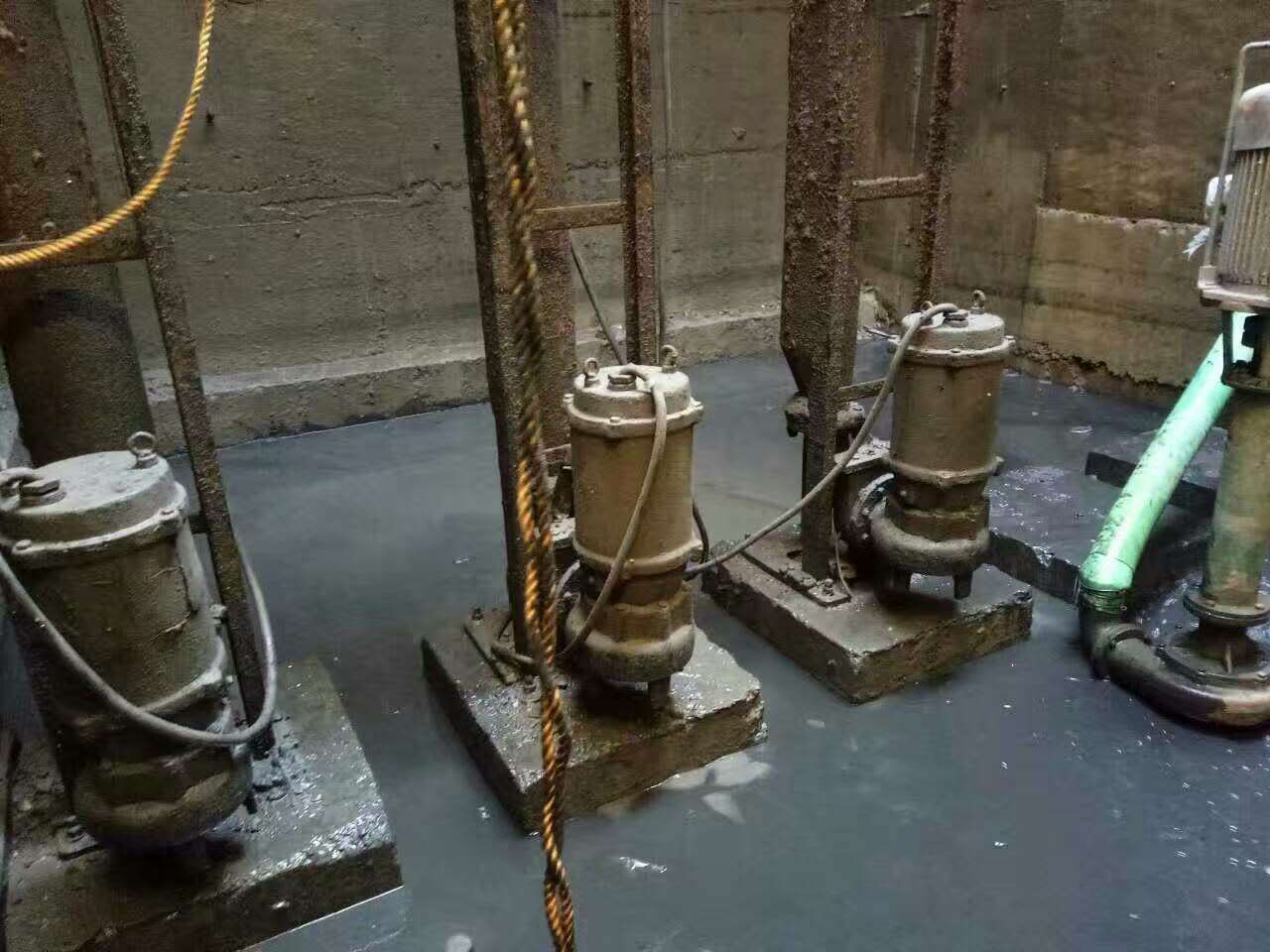 高唐污水池清理