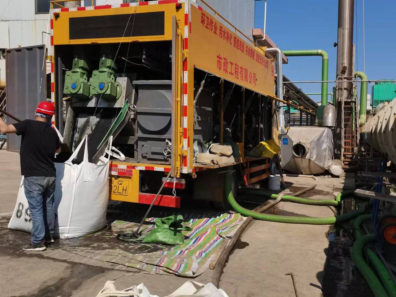 高唐淤泥压干处理